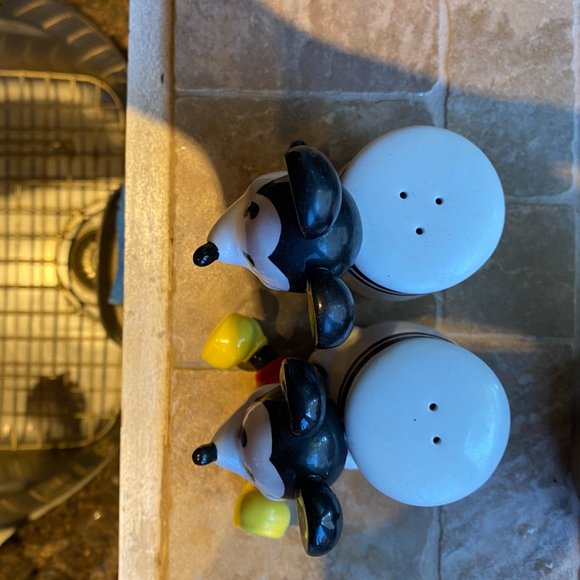Mickey and Minnies Mouse Salt and Pepper Shakers Limited Edition - Picture 5 of 6